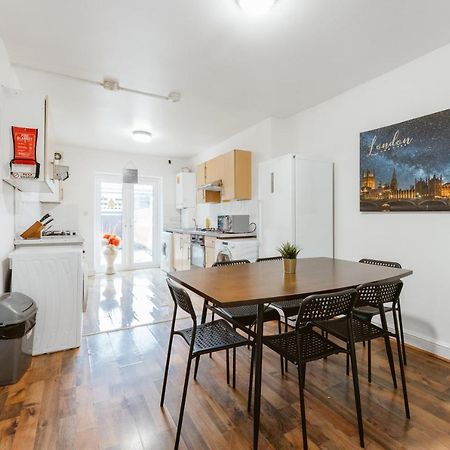 Upton Park Bedrooms 25 Min To Central 런던 외부 사진