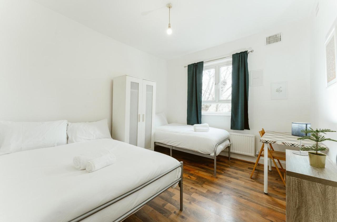 Upton Park Bedrooms 25 Min To Central 런던 외부 사진