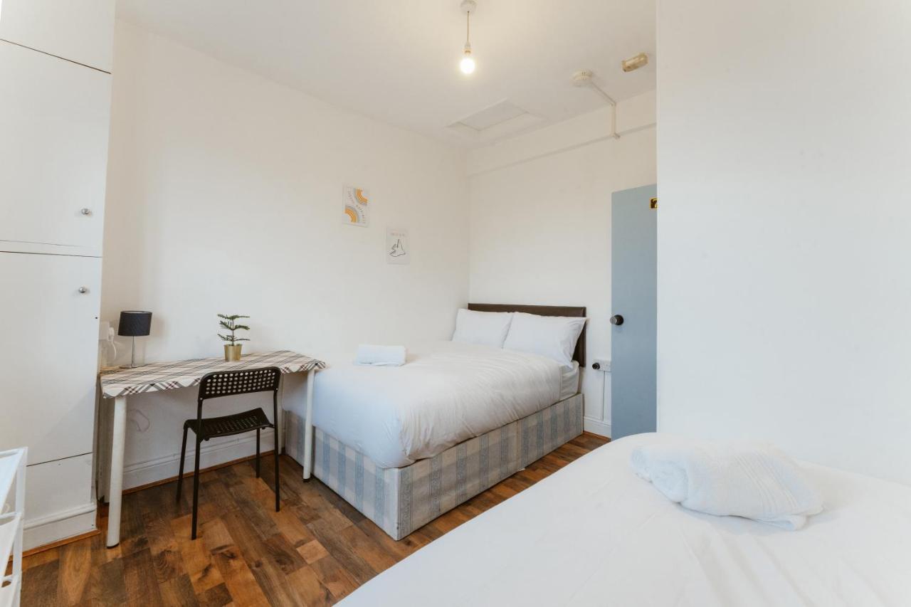 Upton Park Bedrooms 25 Min To Central 런던 외부 사진