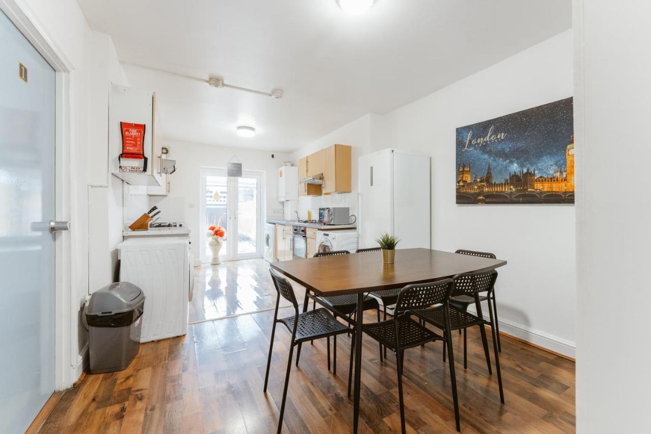 Upton Park Bedrooms 25 Min To Central 런던 외부 사진