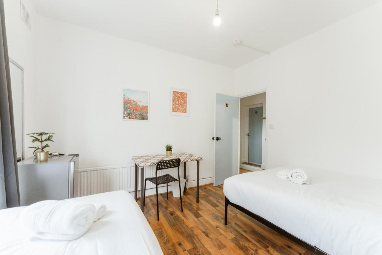 Upton Park Bedrooms 25 Min To Central 런던 외부 사진
