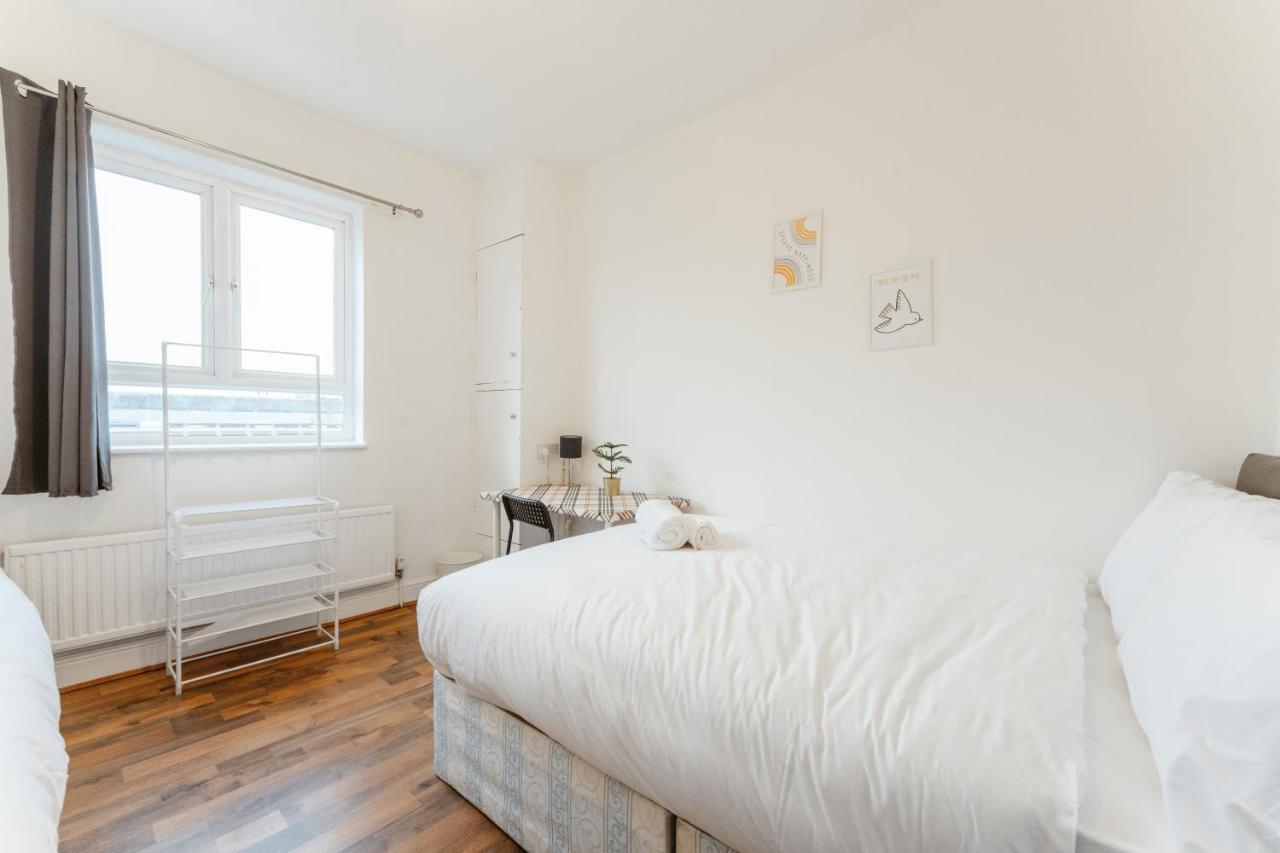 Upton Park Bedrooms 25 Min To Central 런던 외부 사진