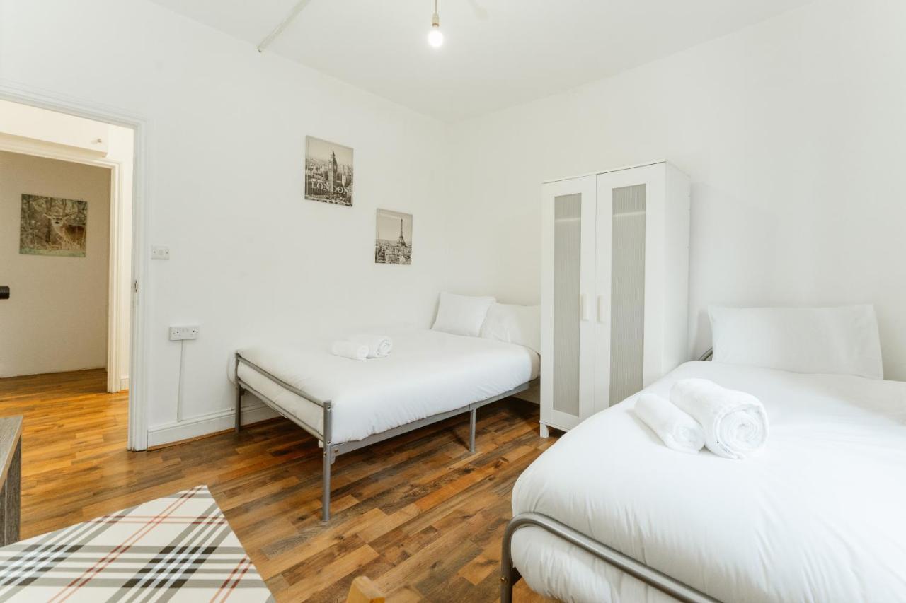 Upton Park Bedrooms 25 Min To Central 런던 외부 사진