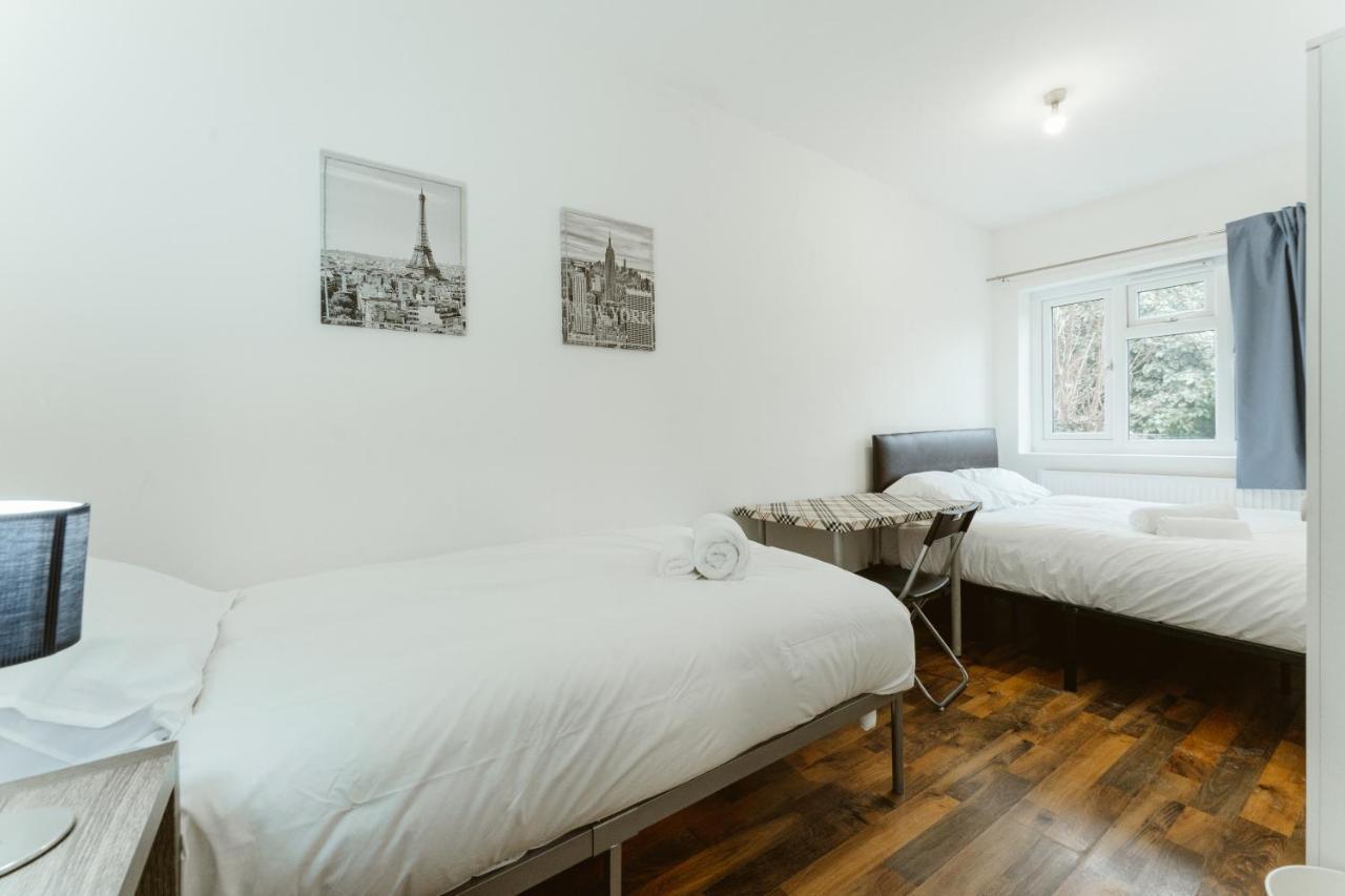 Upton Park Bedrooms 25 Min To Central 런던 외부 사진